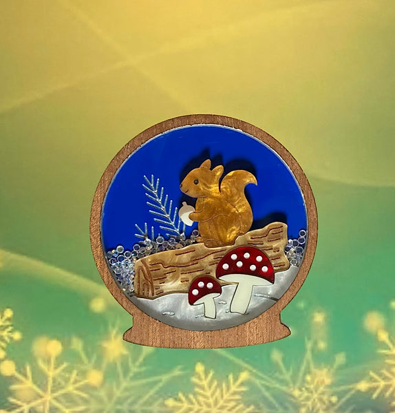 Yuletide Cheer Shaker Brooch