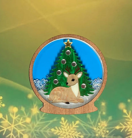 Christmas Magic Shaker Brooch
